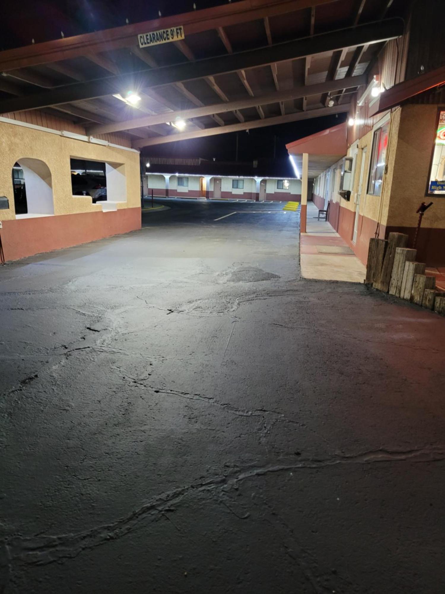 Sands Motel Portales Exteriör bild