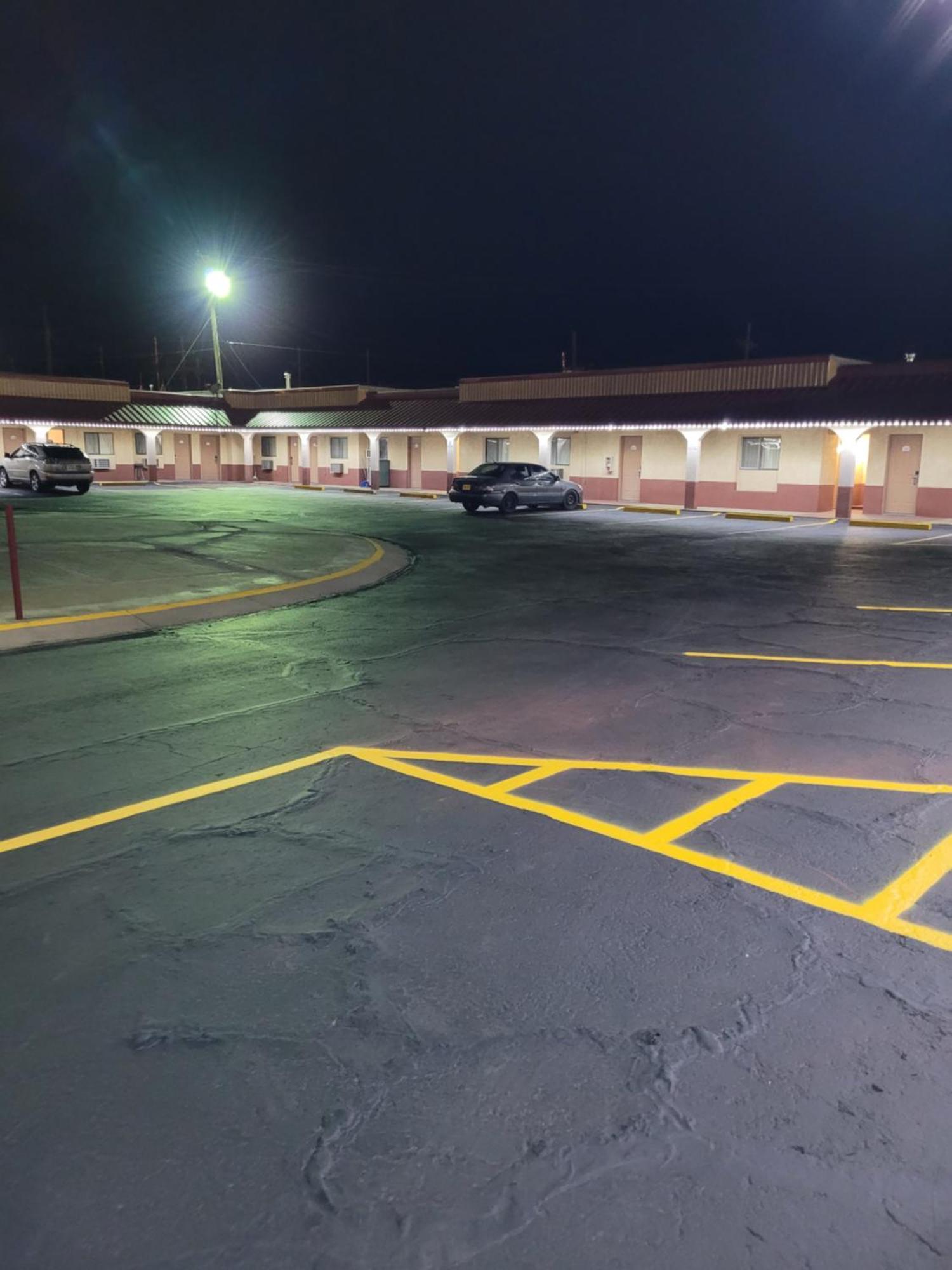 Sands Motel Portales Exteriör bild